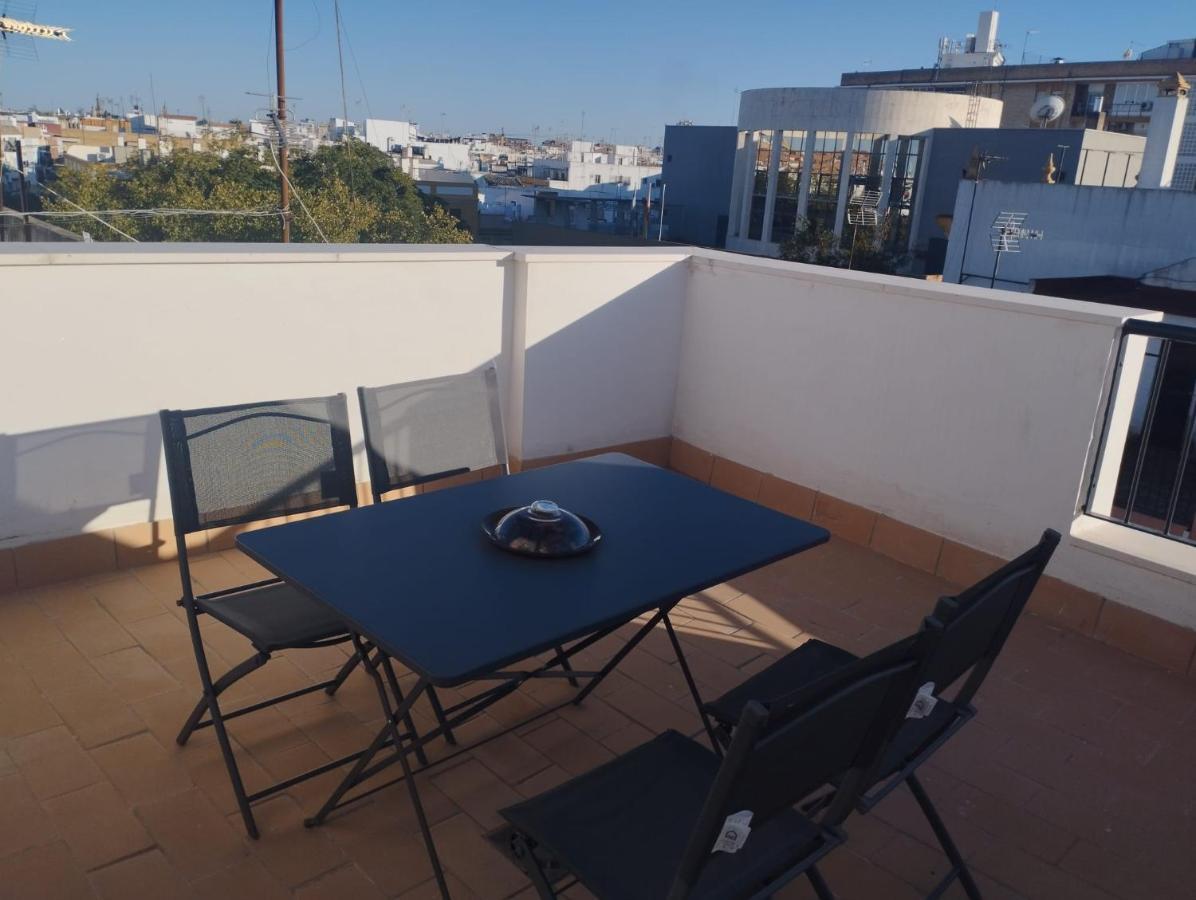 Atico Aire De Triana Lägenhet Sevilla Exteriör bild