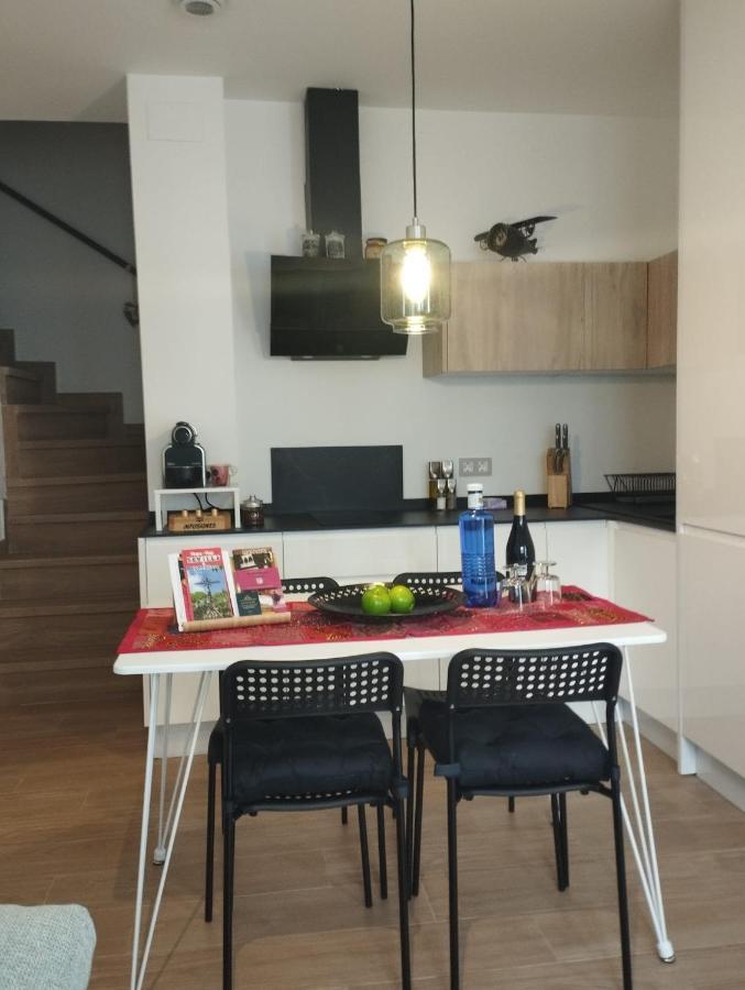 Atico Aire De Triana Lägenhet Sevilla Exteriör bild