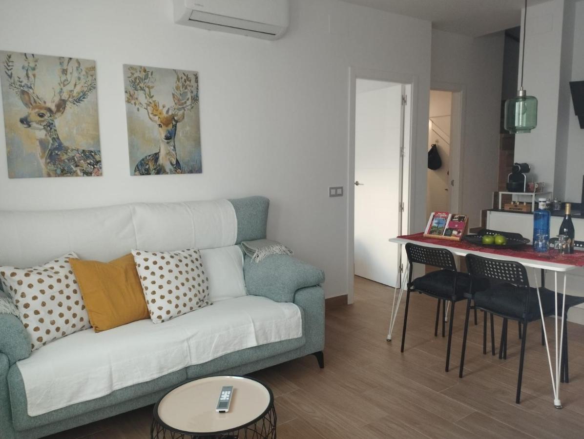 Atico Aire De Triana Lägenhet Sevilla Exteriör bild
