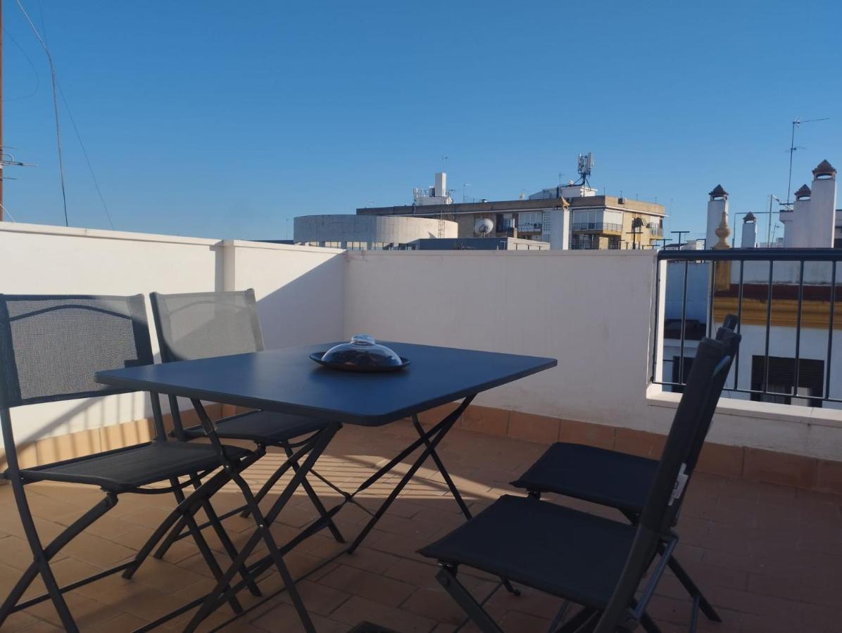 Atico Aire De Triana Lägenhet Sevilla Exteriör bild